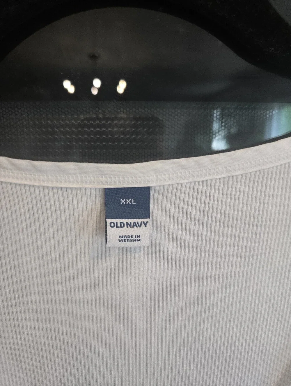 NWT!! Old Navy White Puff-Sleeve V-Neck Top with Button Detail. Size XXL